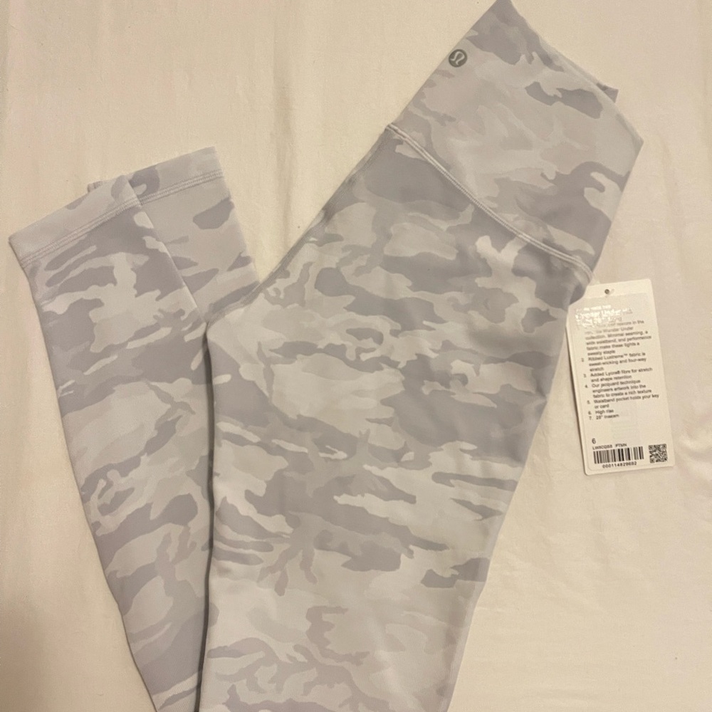 Lululemon Wunder Under HR 28”
